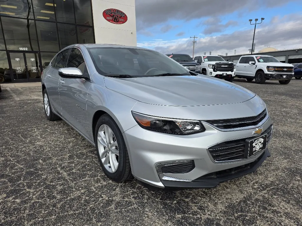 Silver 2018 CHEVROLET MALIBU LT for sale in Abilene, TX