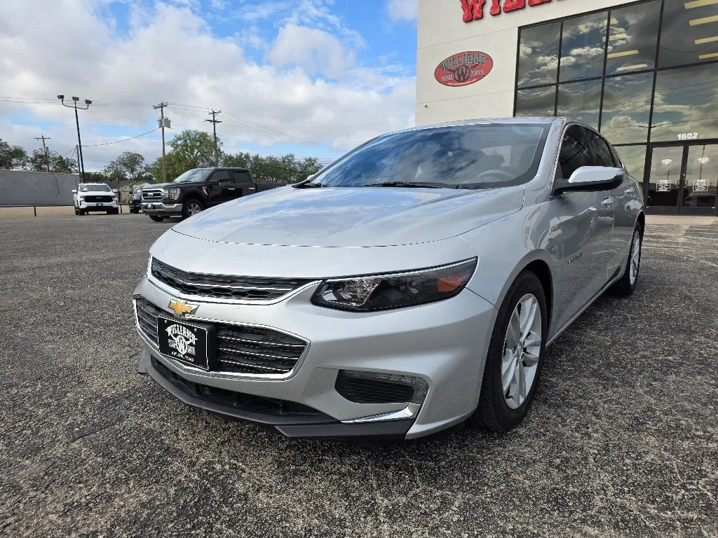 Chevrolet Malibu photo 3