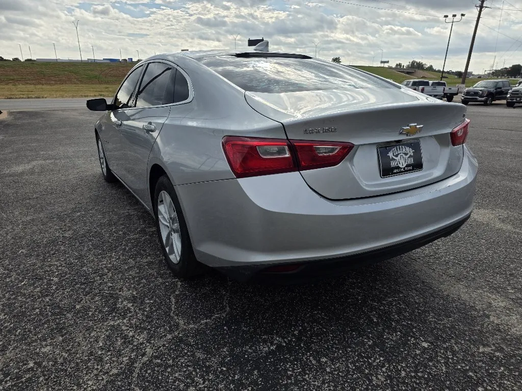Chevrolet Malibu photo 5