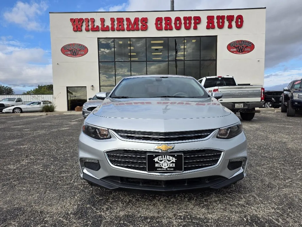 Chevrolet Malibu photo 2