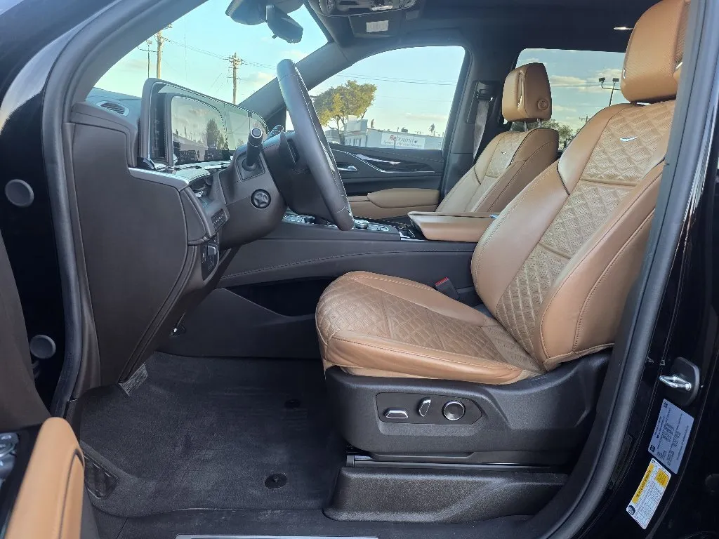 Cadillac Escalade photo 11