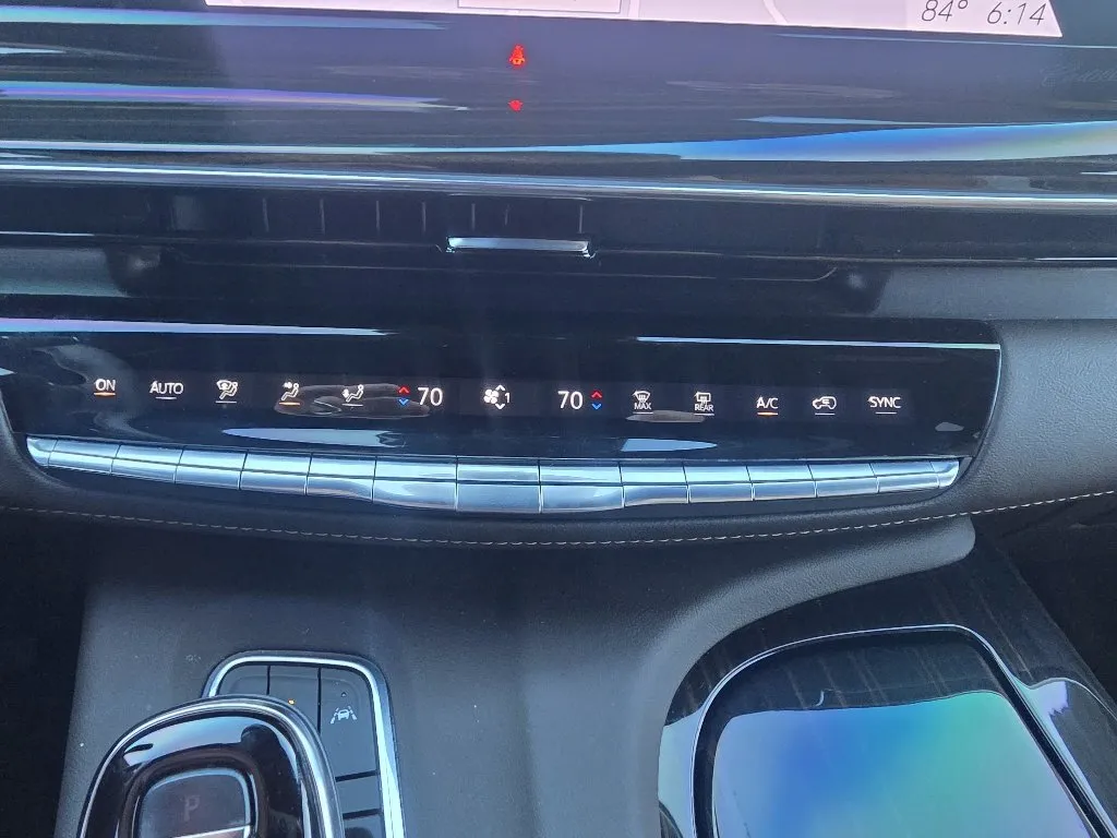 Cadillac Escalade photo 22