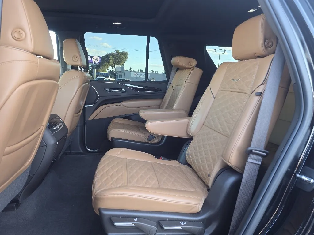 Cadillac Escalade photo 13