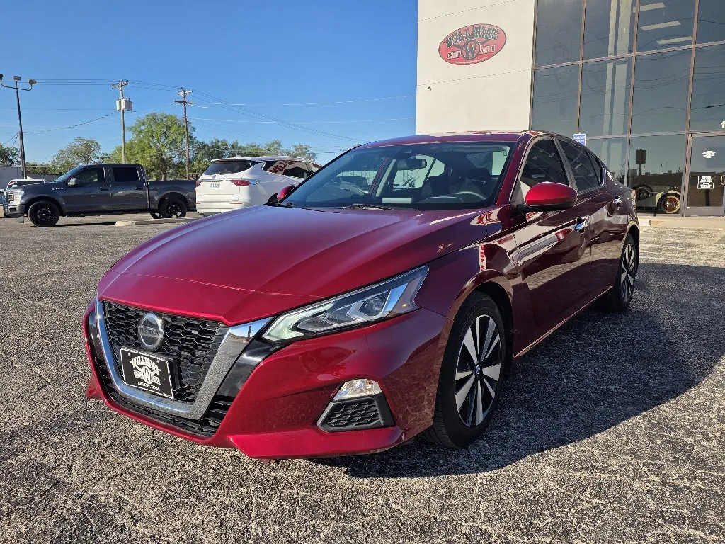 Nissan Altima photo 3