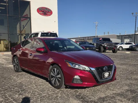 Red 2022 NISSAN ALTIMA SV for sale in Abilene, TX
