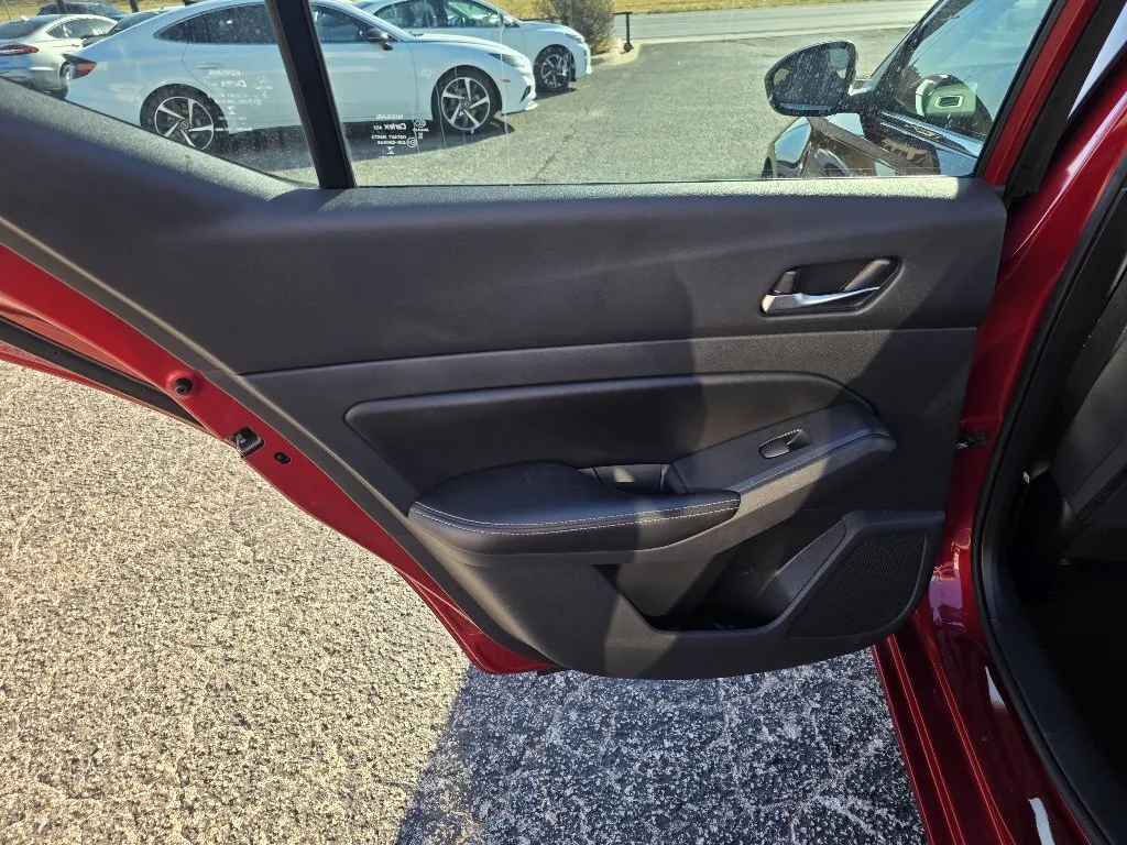 Nissan Altima photo 12