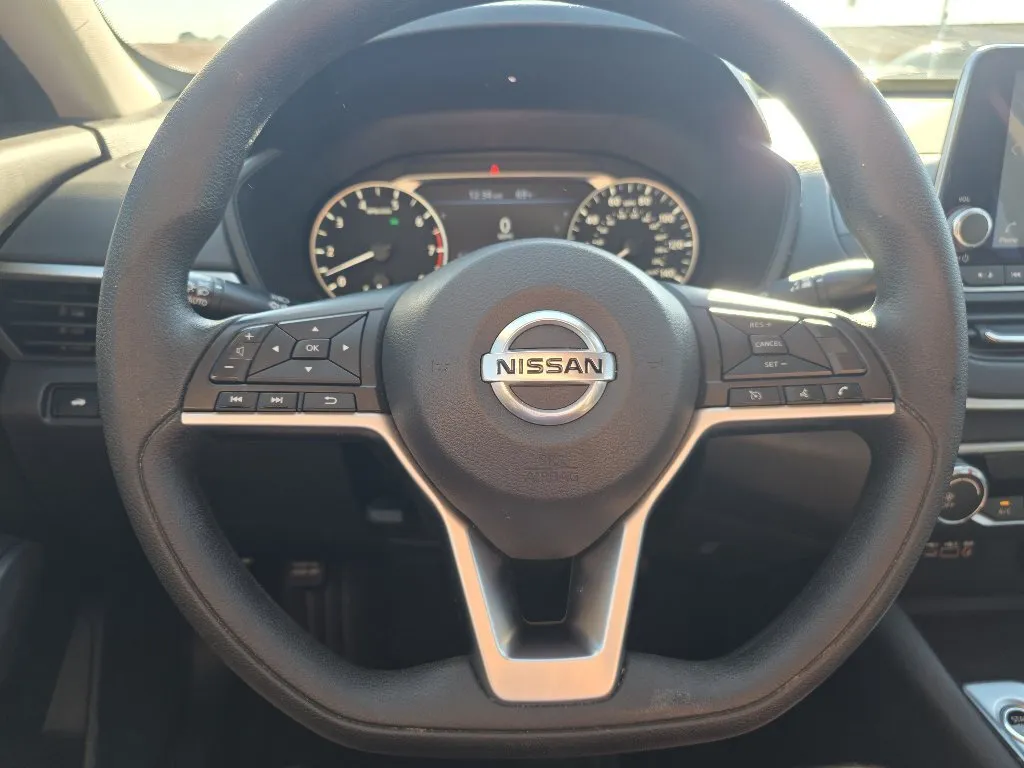 Nissan Altima photo 22