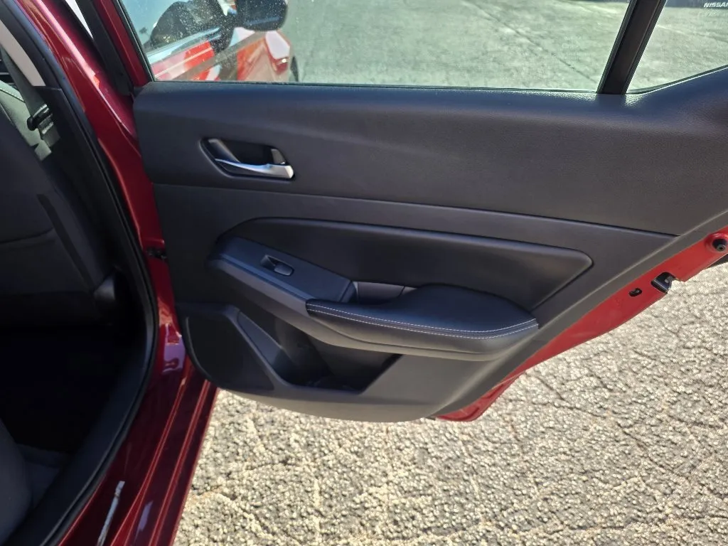 Nissan Altima photo 14