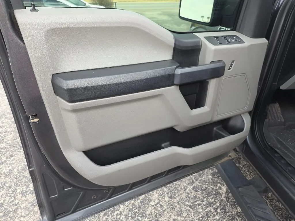 Ford F-150 photo 10