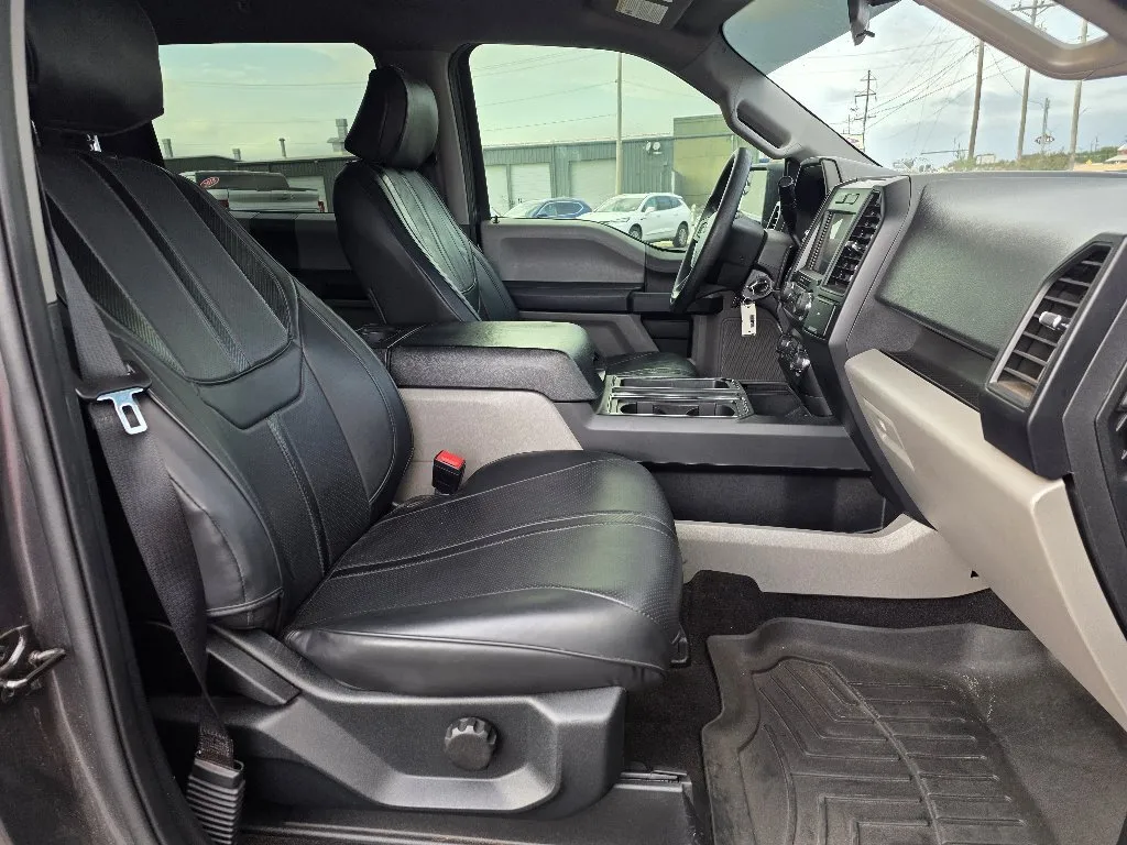 Ford F-150 photo 17