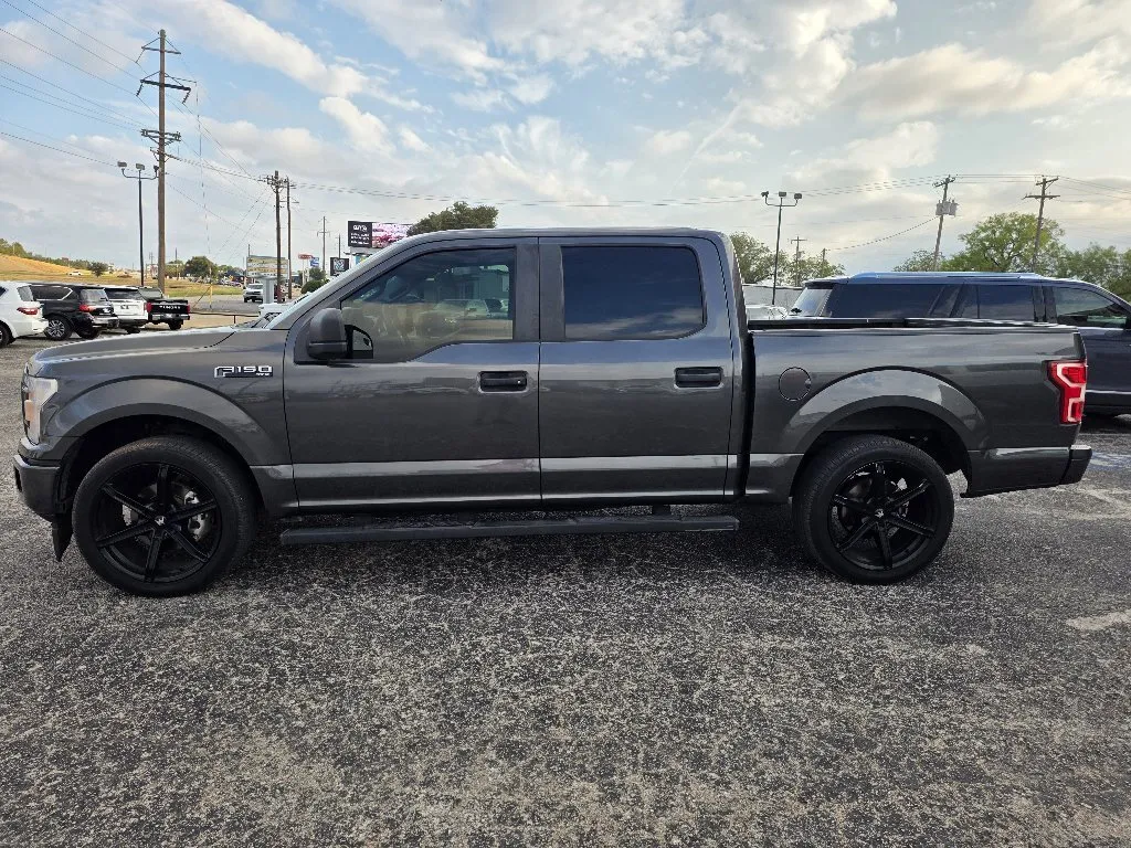 Ford F-150 photo 4