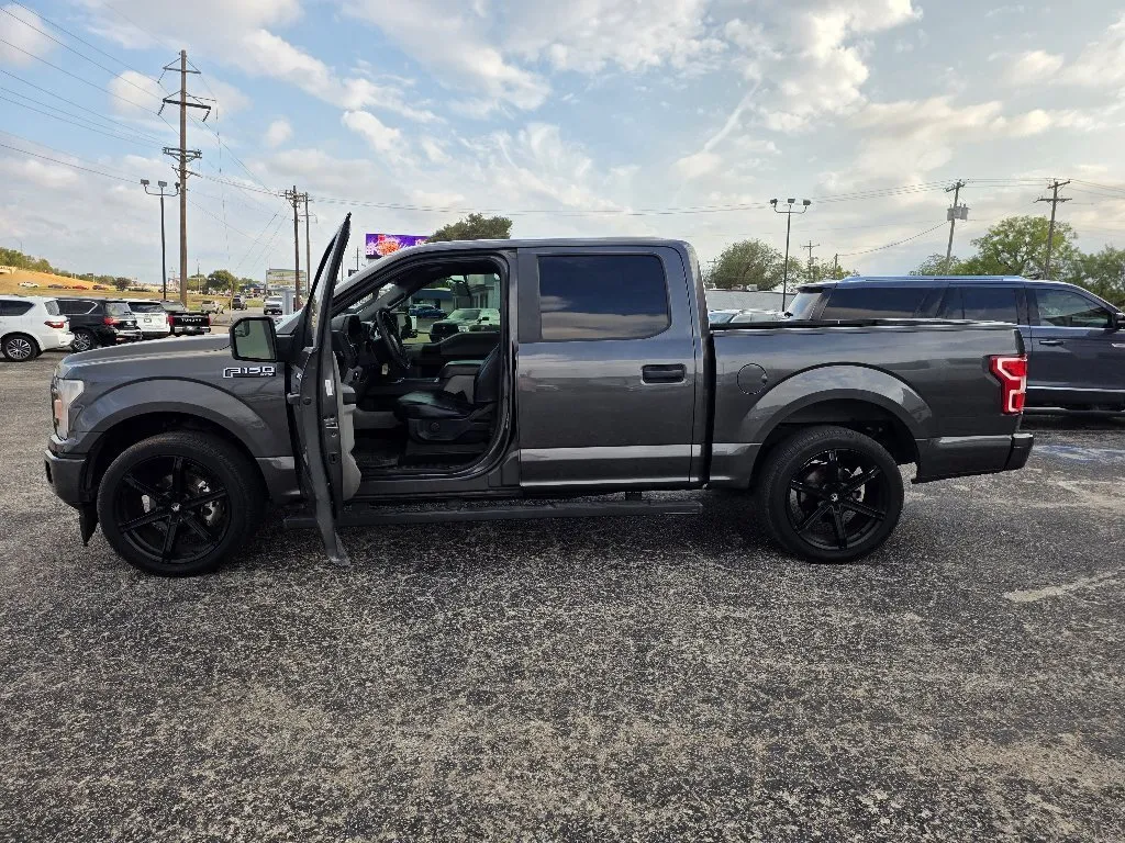 Ford F-150 photo 9