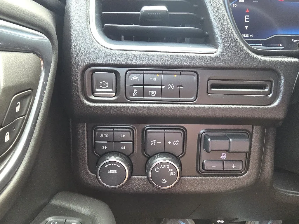 Chevrolet Tahoe photo 25