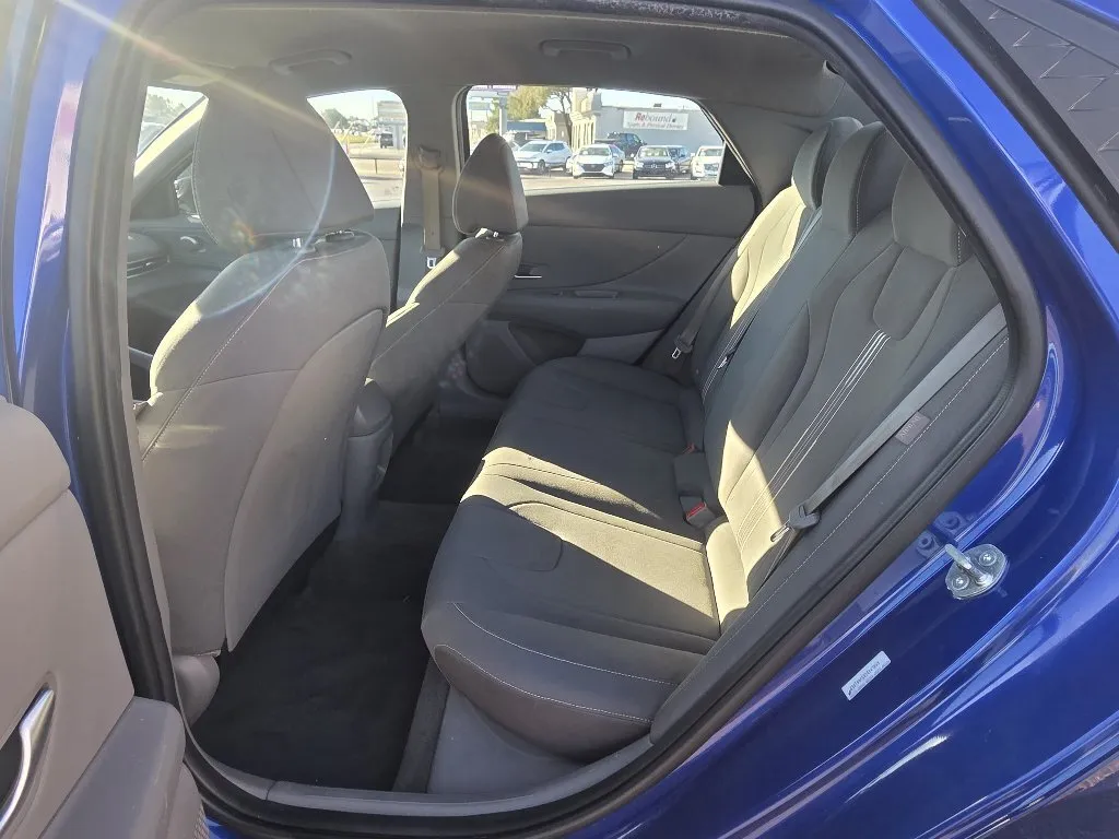 Hyundai Elantra photo 13