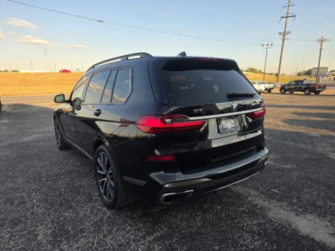 More photos of 2021 BMW X7 M50I at Williams Group Auto, TX