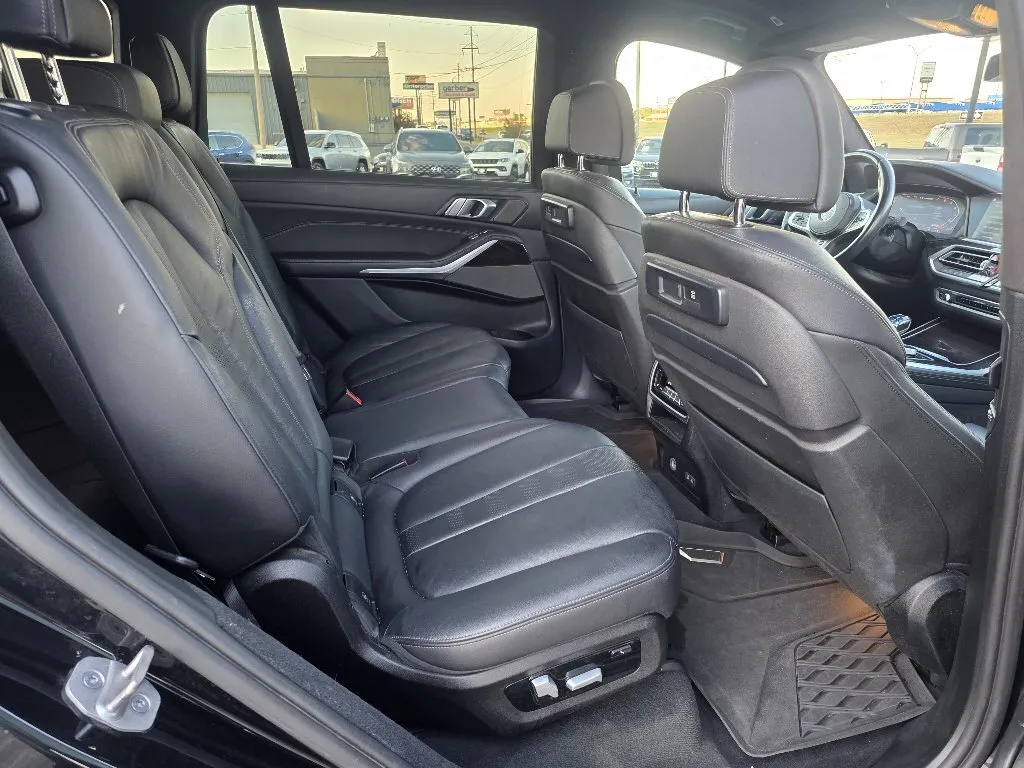 BMW X7 photo 16