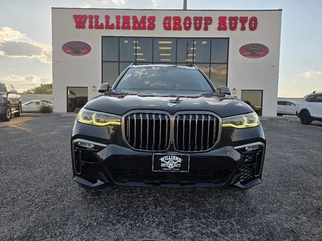 BMW X7 photo 2