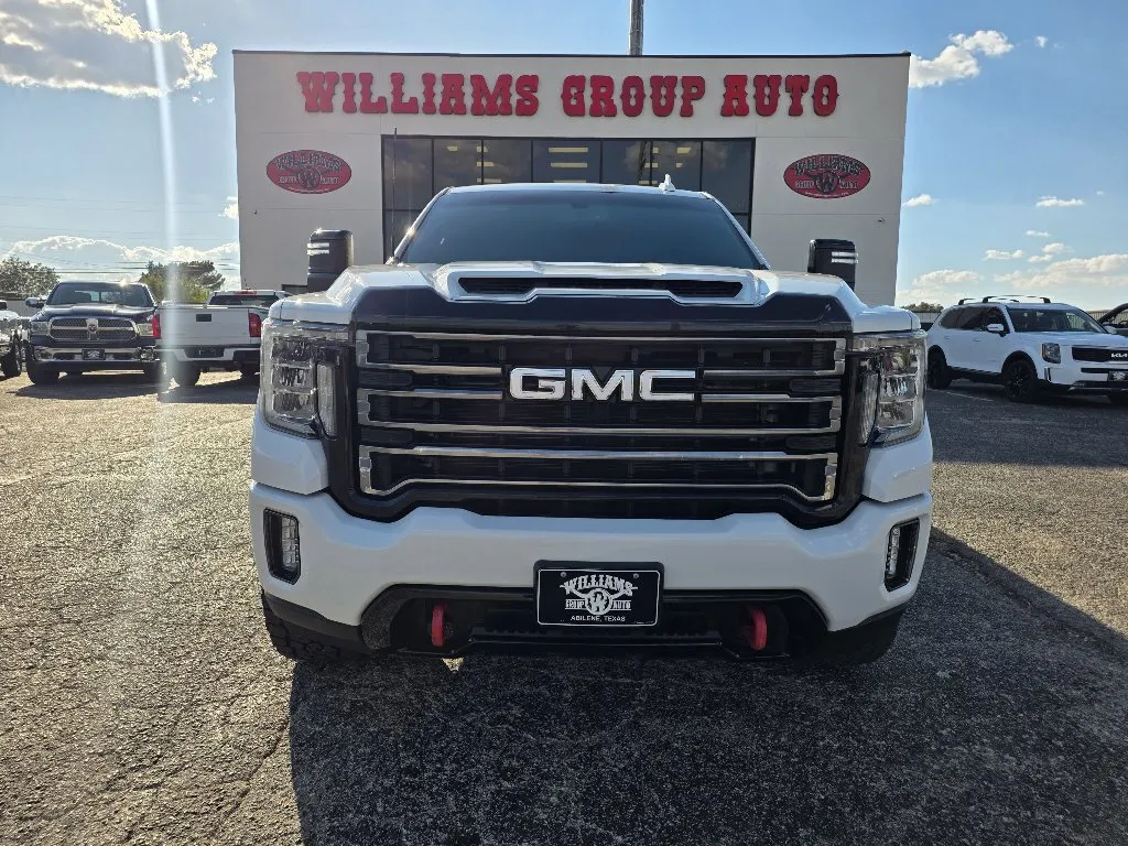 GMC Sierra photo 2