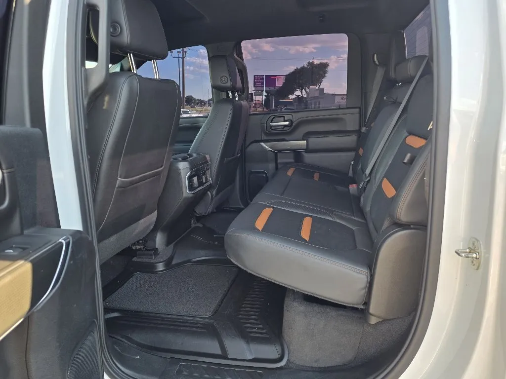 GMC Sierra photo 13