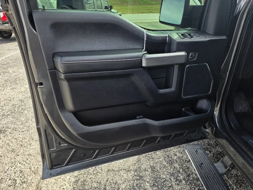 Ford F-150 photo 10