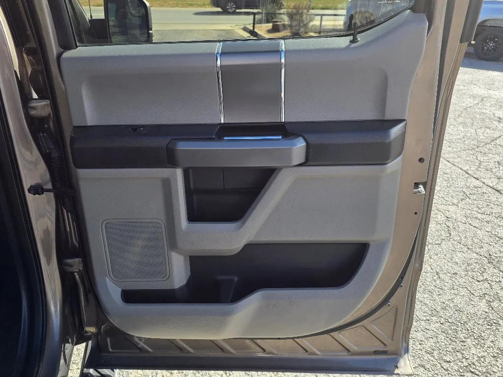 Ford F-150 photo 14