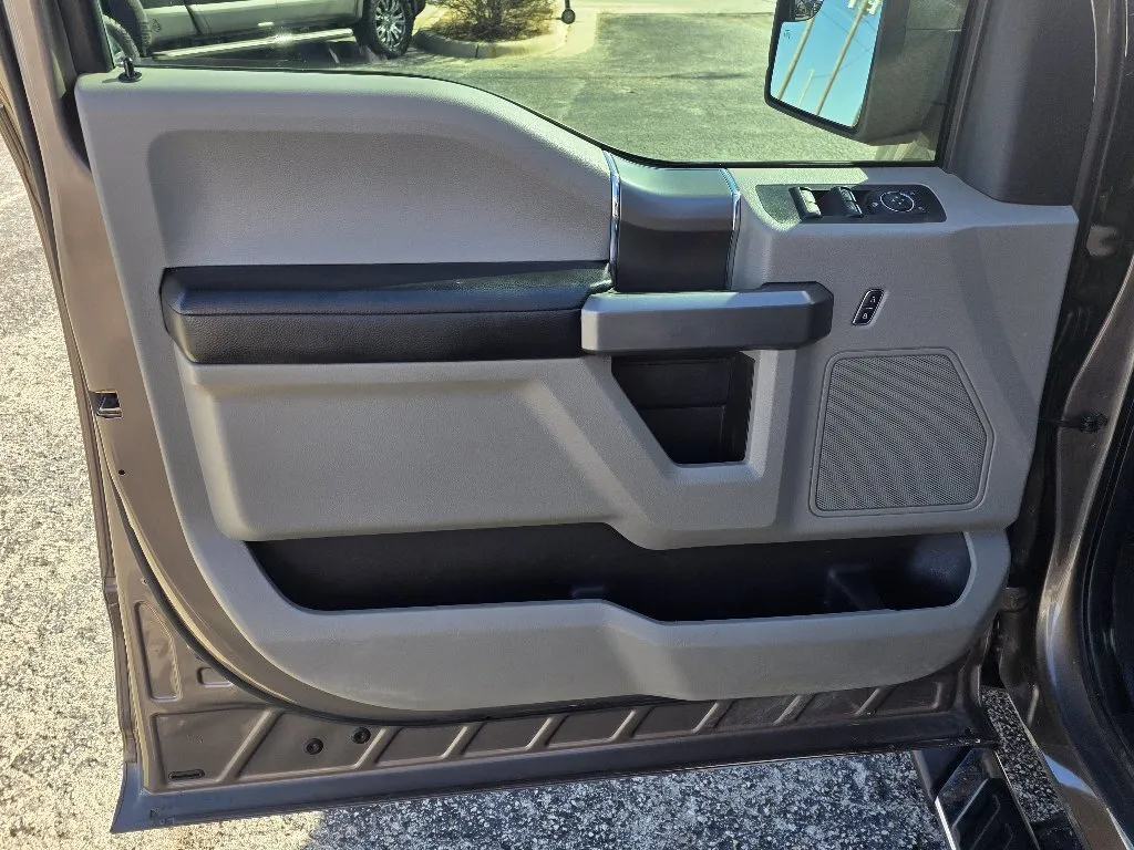 Ford F-150 photo 10