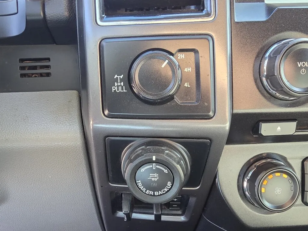 Ford F-150 photo 21