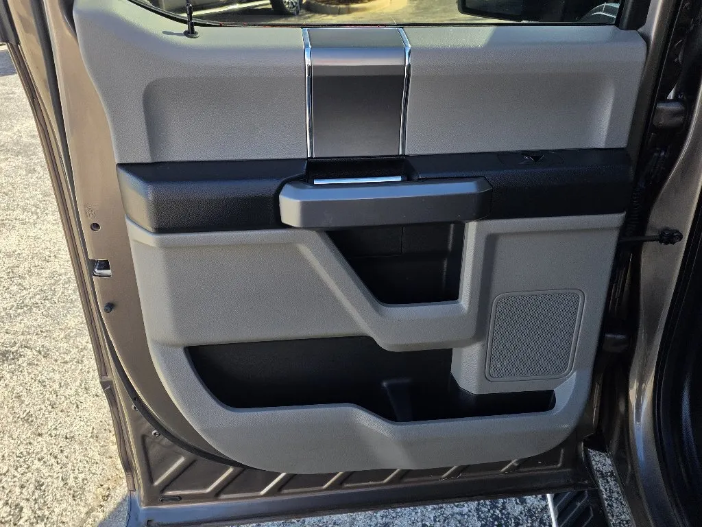 Ford F-150 photo 12