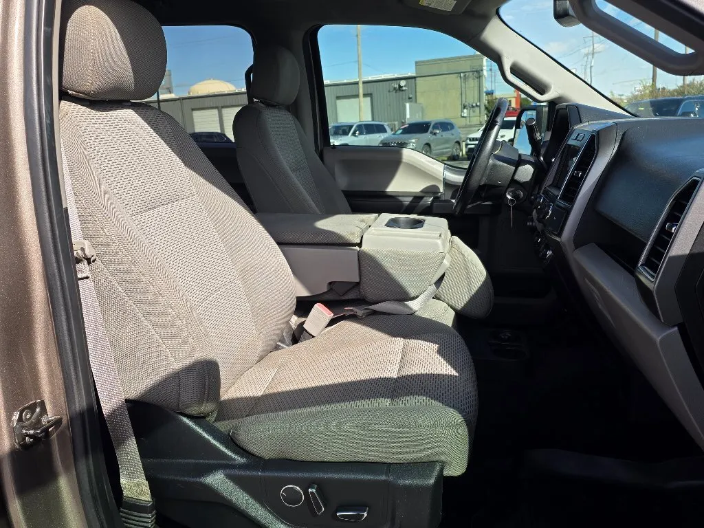 Ford F-150 photo 17