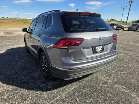 More photos of 2021 VOLKSWAGEN TIGUAN SE at Williams Group Auto, TX