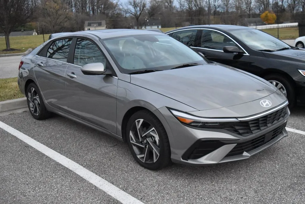 2025 Hyundai Elantra Limited