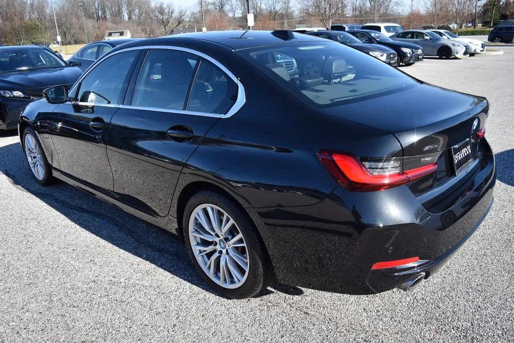 BMW 3 Series photo 6