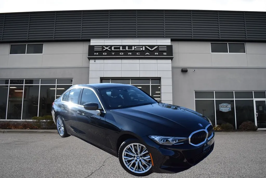 2024 BMW 3 Series 330e's photo