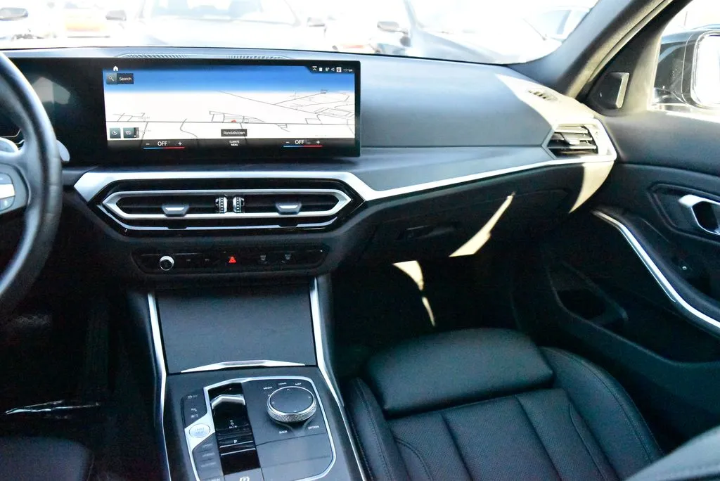 BMW 3 Series photo 14