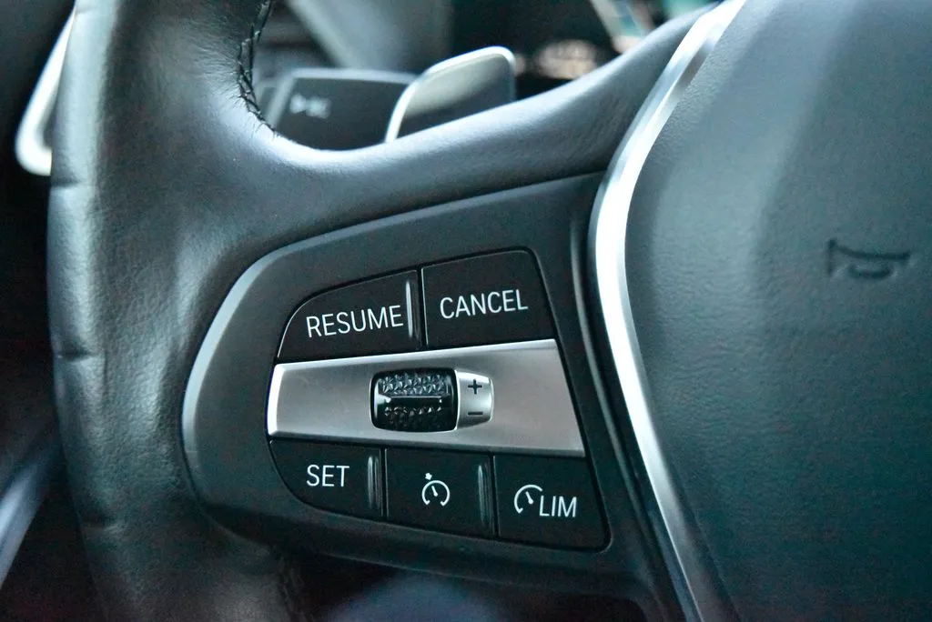 BMW 3 Series photo 18