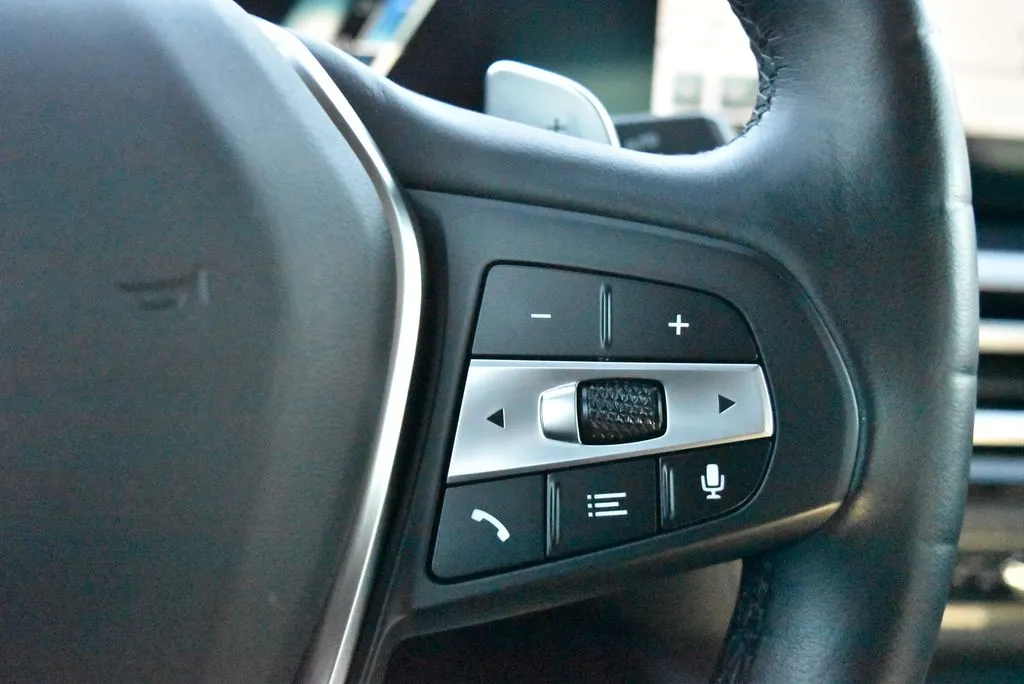 BMW 3 Series photo 19