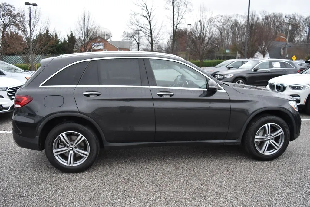 2021 Mercedes-Benz GLC GLC300's photo