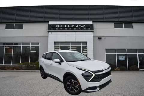 White 2024 Kia Sportage LX for sale in Randallstown, MD