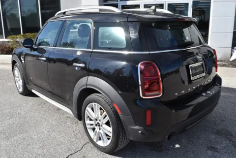 More photos of 2022 MINI Cooper Countryman ALL4 Cooper ALL4 at Exclusive Motorcars, MD