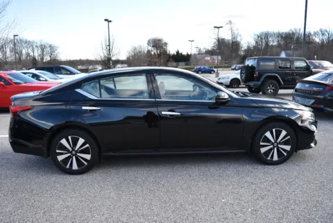 Black 2022 Nissan Altima 2.5 SL for sale in Randallstown, MD