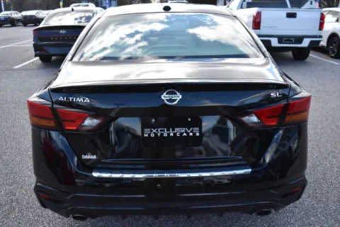 More photos of 2022 Nissan Altima 2.5 SL at Exclusive Motorcars, MD