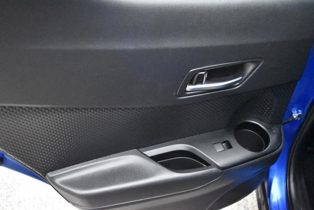 Toyota C-HR photo 10