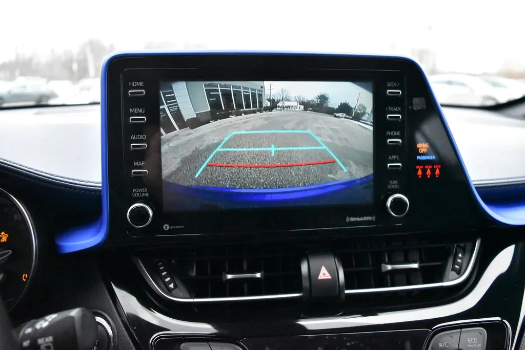Toyota C-HR photo 14