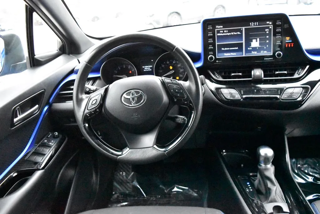Toyota C-HR photo 11