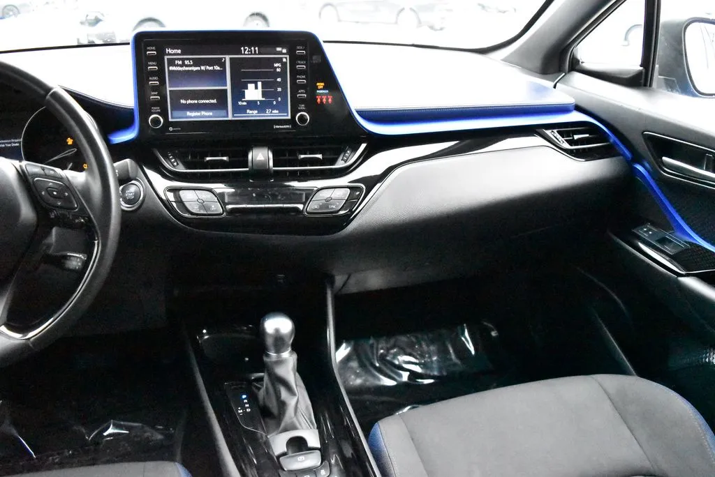 Toyota C-HR photo 12