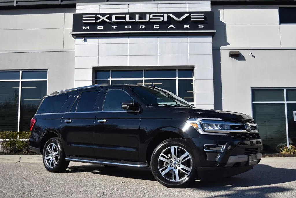 2023 Ford Expedition Limited's photo