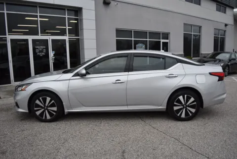 More photos of 2021 Nissan Altima 2.5 SL at Exclusive Motorcars, MD