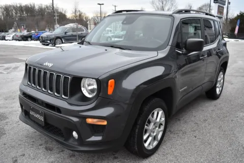 More photos of 2022 Jeep Renegade Latitude at Exclusive Motorcars, MD