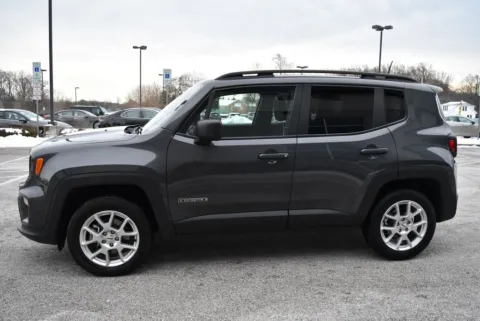 More photos of 2022 Jeep Renegade Latitude at Exclusive Motorcars, MD