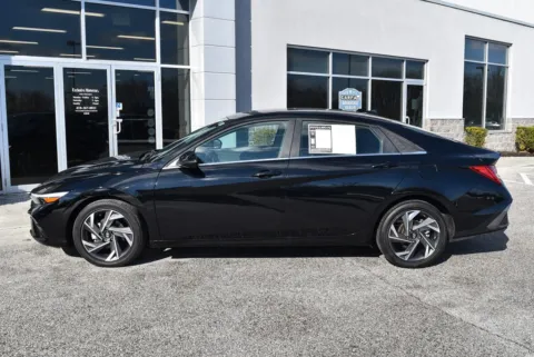 More photos of 2025 Hyundai Elantra Limited at Exclusive Motorcars, MD